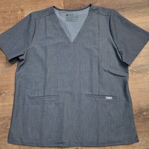 Casma Three-Pocket Scrub Top